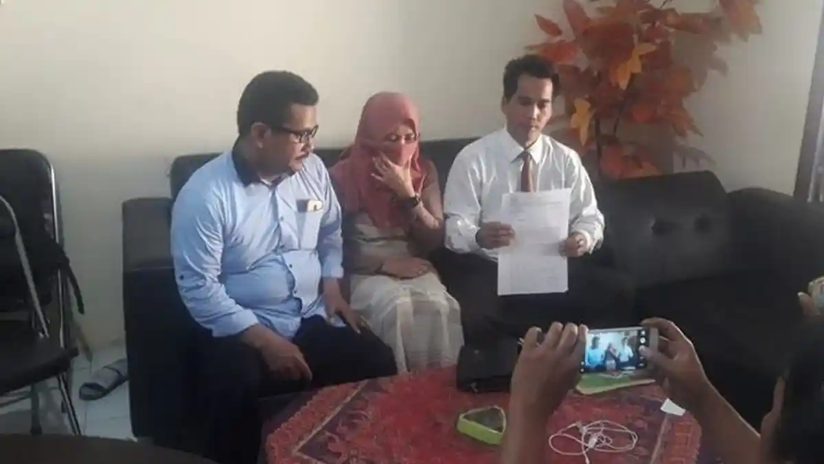 Berawal Dari Kunker Hingga Hubungan Intim, Oknum Dewan Dilaporkan Sebar Photo Bugil Isteri Muda