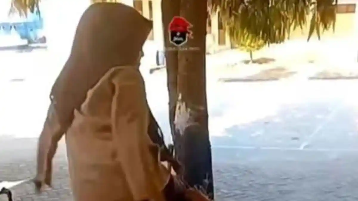 Anak Kepsek di Sulbar Dipolisikan Meskipun Sudah Minta Maaf Usai Tendang Siswi SMK Gegara Sampah