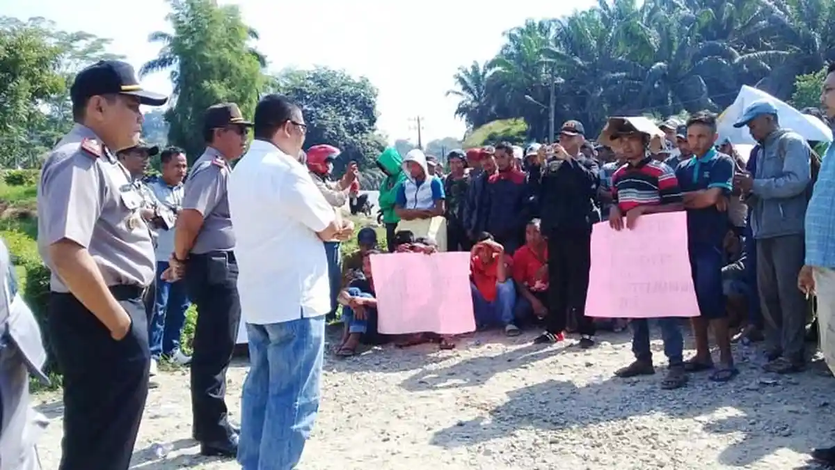 120 Karyawan PT Seumadam Mogok Kerja