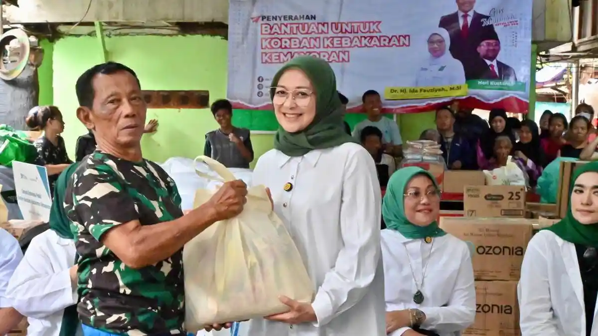 Prihatin Banyaknya Korban Terdampak Kebakaran di Kemayoran, Rustini Muhaimin Salurkan Bantuan