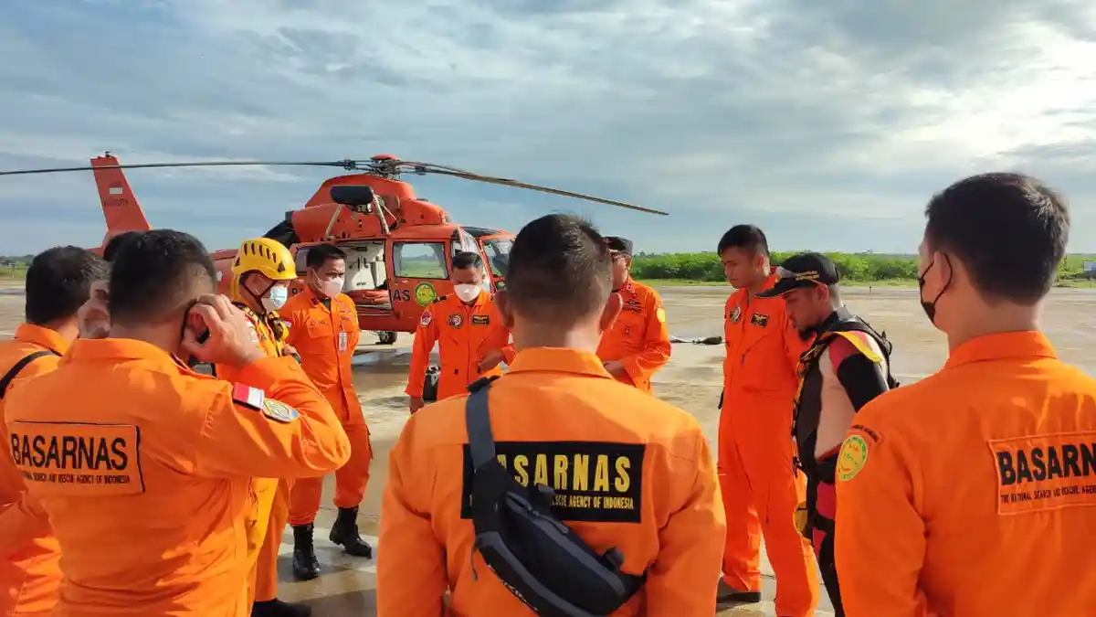 Satu Helikopter Diterjunkan Cari KM Putra Barokah yang Hilang Kontak di Perairan Eretan Indramayu