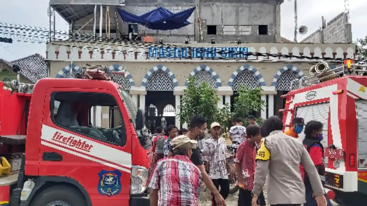 Kelas dan Asrama Pondok Pesantren Ibnu Sirin Tegal Dilalap Si Jago Merah