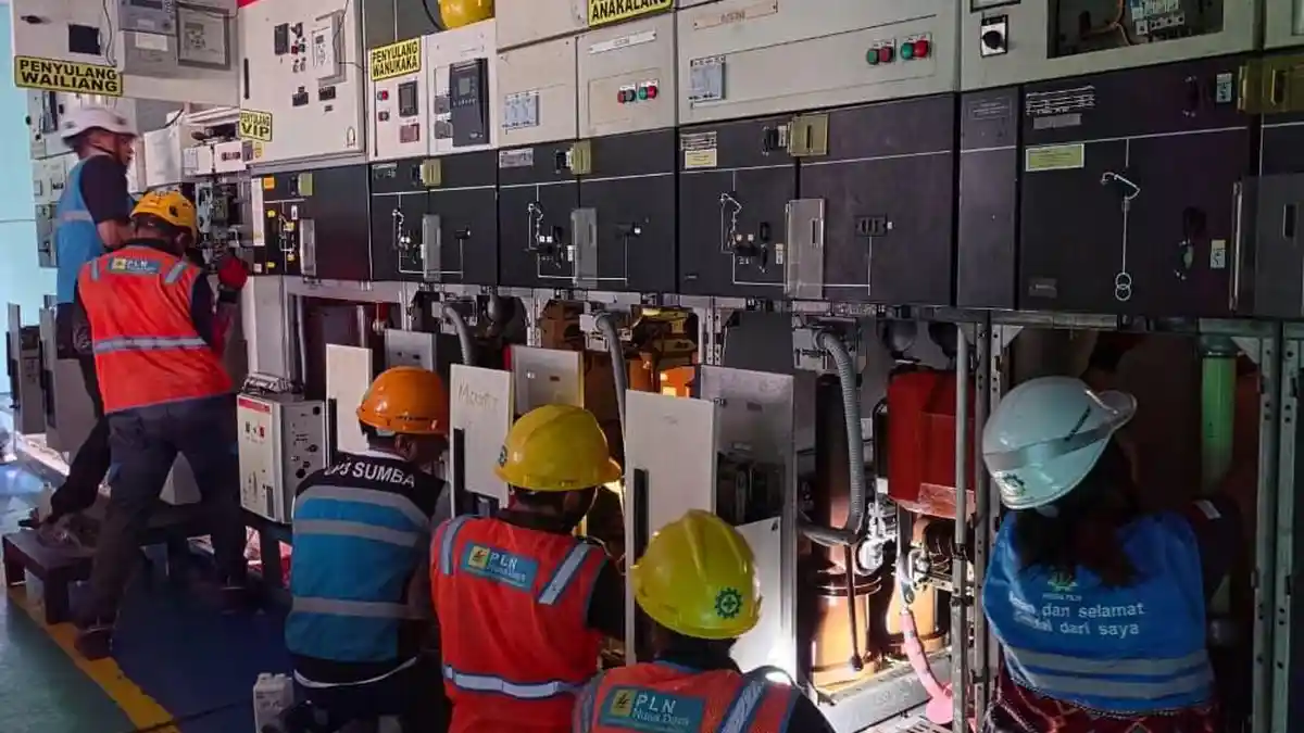 Komitmen PLN Jaga Keandalan Pasokan Listrik di Sumba Bagian Barat - Pos-kupang.com