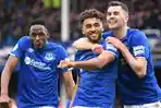 dominic-calvert-lewin-tengah-melakukan-selebrasi.jpg