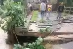 jembatan-way-petanggis-putus-akibat-air-sungai-meluap.jpg