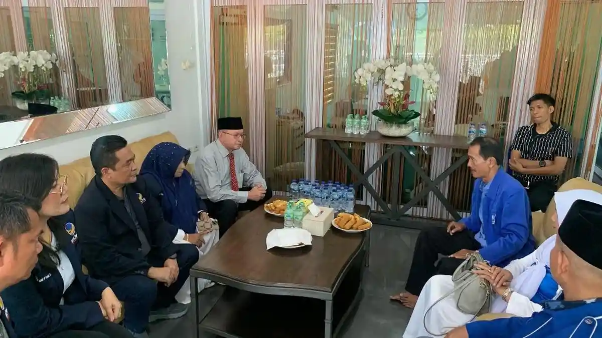 BREAKING NEWS - Pengurus NasDem Antar Rahma ke PAN Daftar Pilkada Tanjungpinang 2024