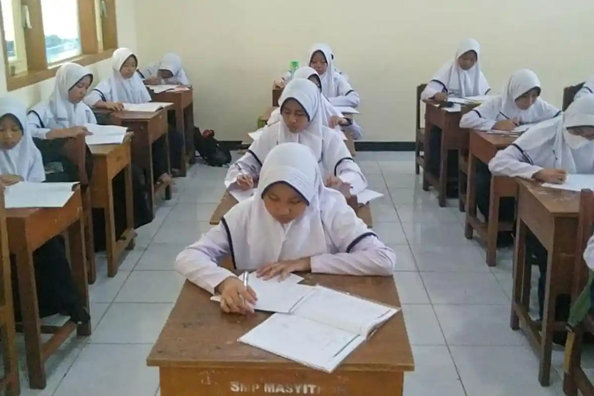 Anak-anak SD-SMP di Cilacap Kini Mulai Belajar 'Bahasa Robot'