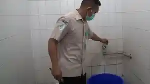 Salah-satu-toilet-di-RS-Wahidin-Sudirohusodo-Makassar.jpg