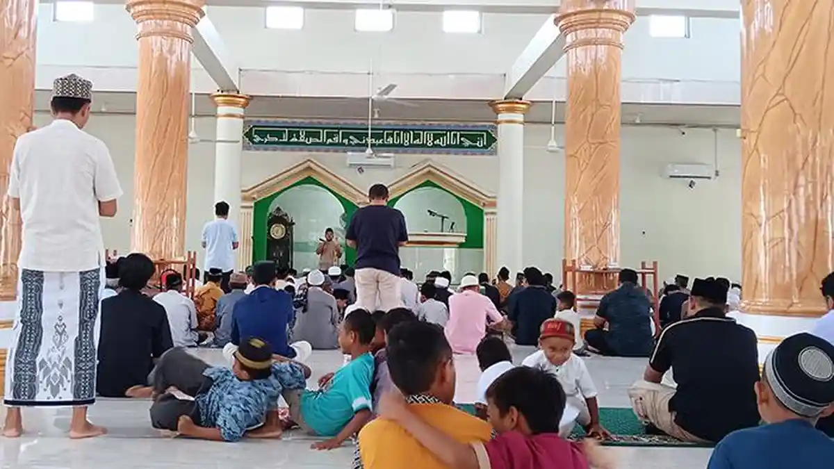 Wabup Sorong Khatib di Masjid Al Muttaqin Aimas: Puasa Daud Ibadah yang Dianjurkan selain Ramadan