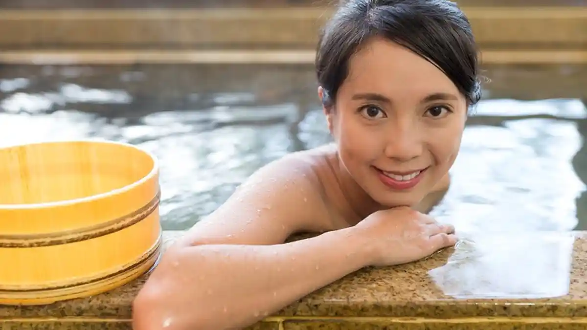 Dijamin Manjur! Tambahkan 6 Bahan Alami Ini Saat Berendam