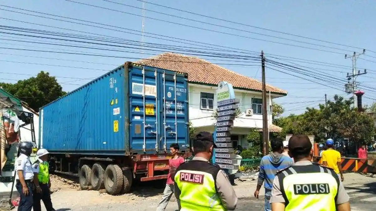 Lapor Pak Polisi, Banyak Kendaraan Bermuatan Lebih di Jalanan Batam, Warga Minta Ditertibkan