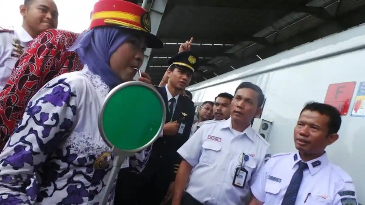 Terhitung 1 April Kereta Api Kaligung Berangkat dari Stasiun Brebes