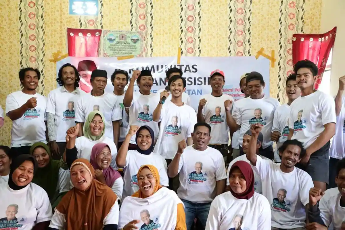 Relawan Ganjar Edukasi Budibaya Rumput Laut ke Warga Takalar