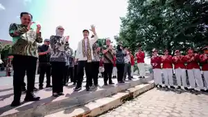 Mensos-Gus-Ipul-melakukan-kunjungan-ke-SRMA-32-Lampung-Selatan.jpg