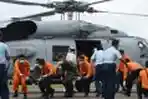 Helikopter Seahawk Angkatan Laut AS Evakuasi Korban AirAsia