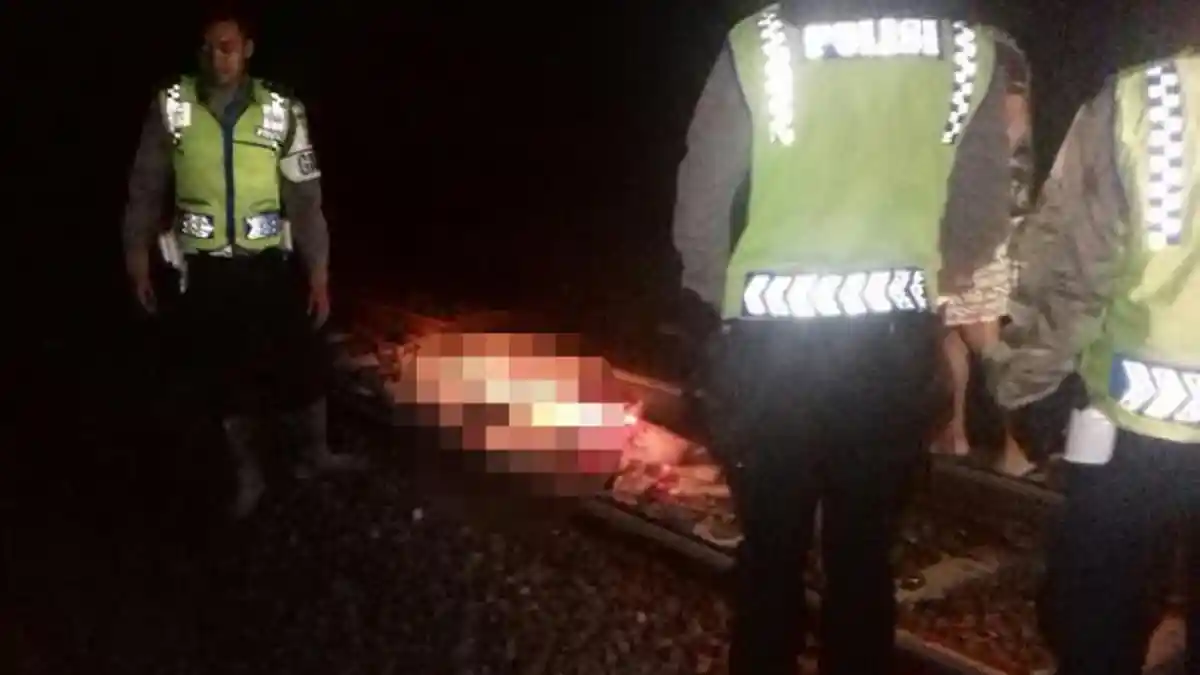 Pria Diduga Tunawisma Tewas Tertabrak Kereta di Desa Kutamendala
