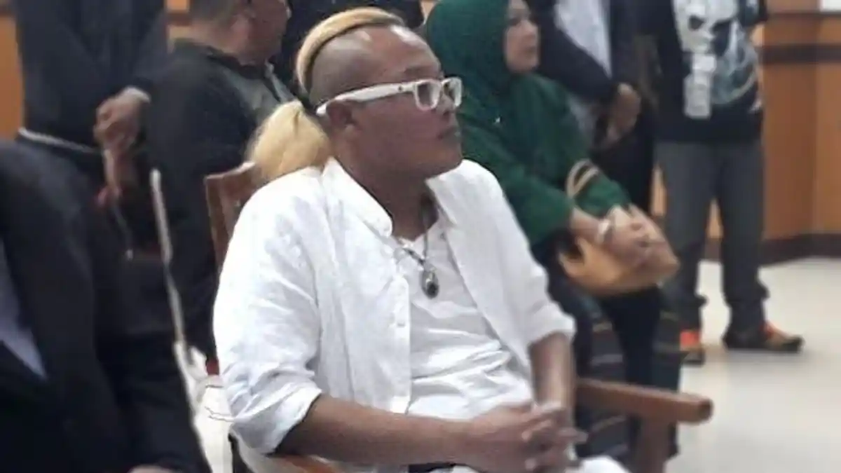 Sule Jawab Soal Perselingkuhan dengan Pramugari Beranak Dua di Sidang Perceraian