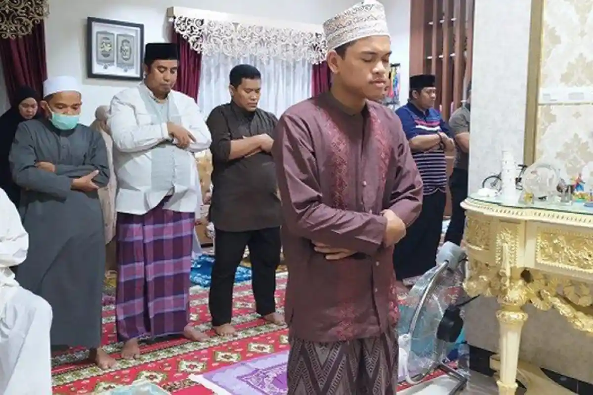 SUBUH - Niat Sholat Subuh, Tata Cara Shalat Subuh, Qunut Subuh Lengkap dengan Doa Setelah Subuh