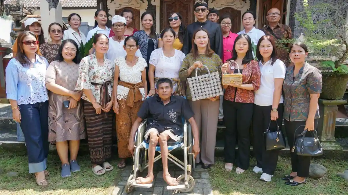 Dukung UMKM Disabilitas, GOW Badung Bali Beri Bantuan dan Pesan 50 Tempat Tisu Karya Ketut Tirtayasa
