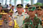 Rivan A Purwantono Bersama Menhub dan Kapolri Tinjau Pelaksanaan Mudik di Stasiun Pasar Senen
