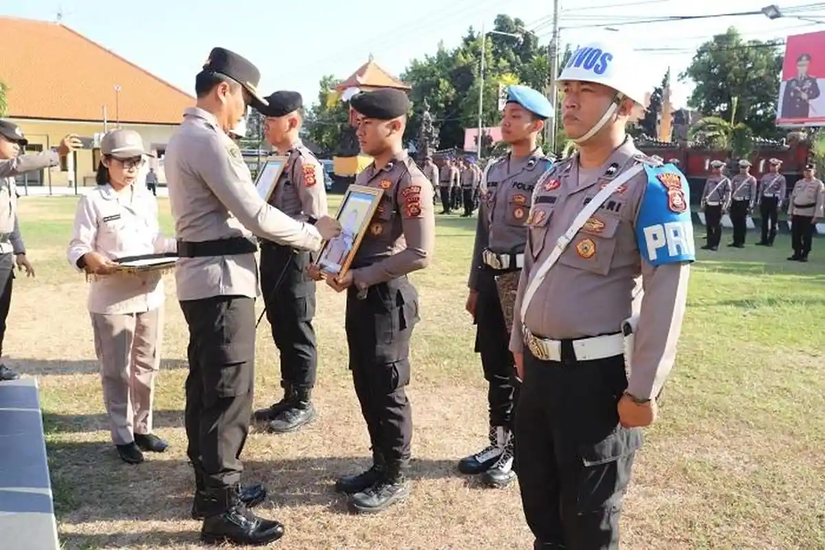 Kapolres Buleleng Resmi Pecat Aipda Made K dan Aipda Gede S, Ini Penyebab Keduanya di PTD