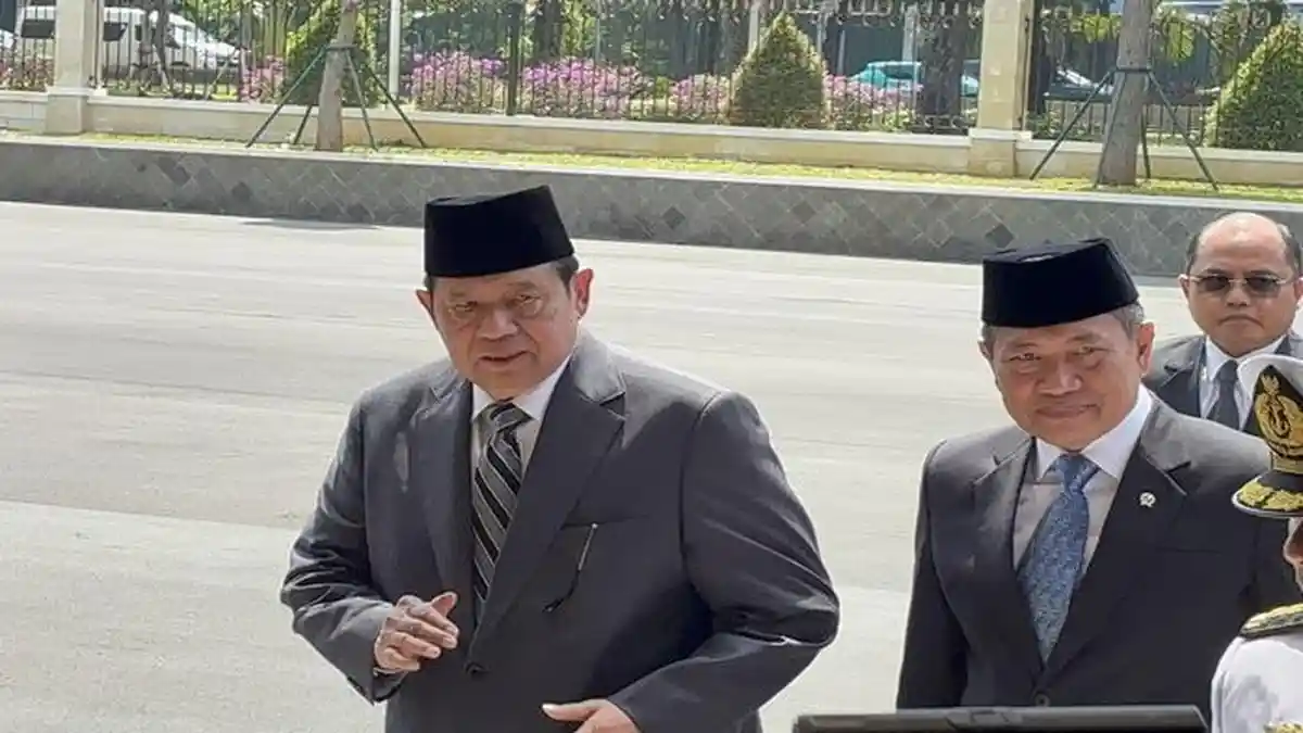 SBY Beri Penghormataan Terakhir Pemakaman Juwono Sudarsono Eks Menhan ...