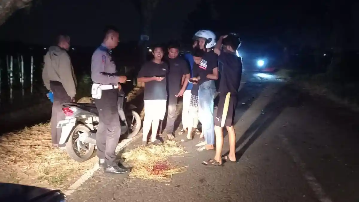 Dua Pelajar di Karanganyar Tewas Usai Tabrakan Sepeda Motor di Jalan Gelap