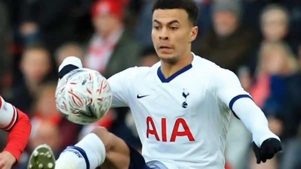 Pemain Hotspur Dele Alli Kena Larangan Bertanding dari FA karena Unggah Video Lelucon Virus Corona