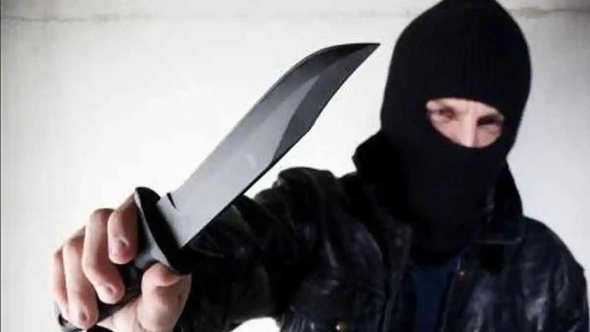 Kakek 72 Tahun di Cilacap Bikin Geger, Rampok Toko Modern Berjejaring, Todongkan Pisau ke Kasir