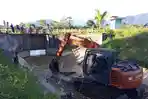 Penanganan Darurat, Bupati Mirwan Turunkan Alat Berat Normalisasi Irigasi Gunung Pudung