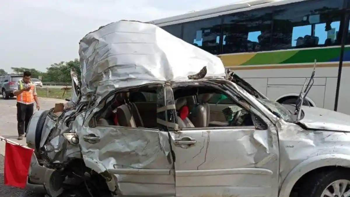 Kecelakaan Tadi Pukul 11.40 Wita, Mobil Terios Tabrakan dengan Angkot