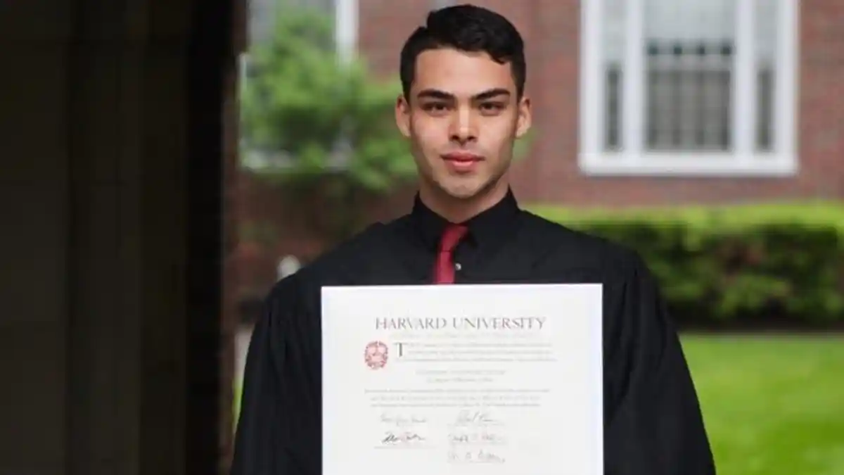 Pemuda Miskin ini Berhasil Lulus dari Harvard University, Kisahnya Sungguh Menginspirasi
