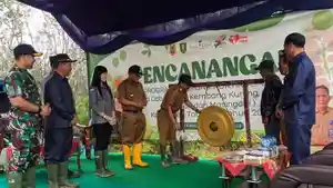 pencanangan-Program-Kampung-Holtukultura.jpg