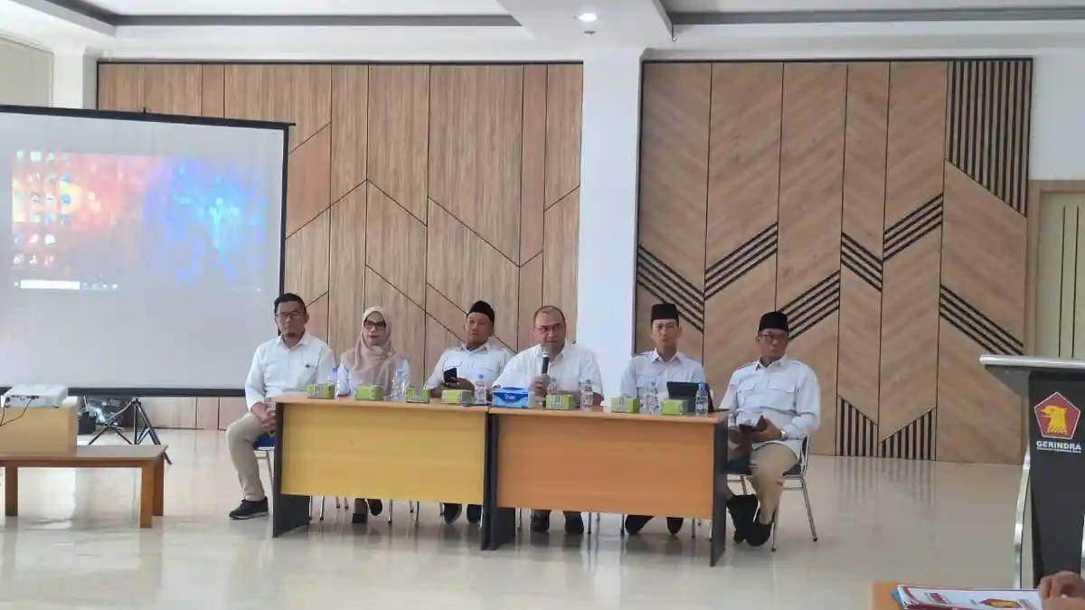 HADIR di Acara Gerindra Babel, Molen Tampak Akrab dengan Erzaldi Rosman, Ada Sinyal Apa?