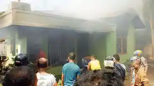 Rumah-permanen-milik-seorang-guru-di-Ende-ludes-terbakar.jpg