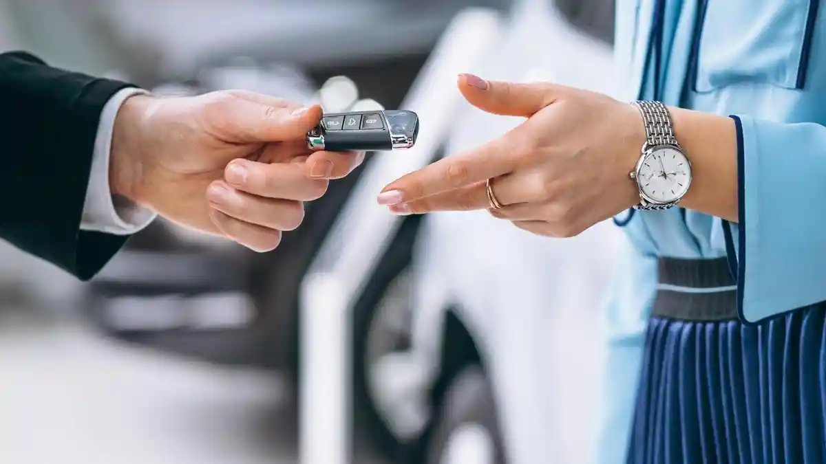 Beli Mobil di Era New Normal dengan Cicilan Ringan? Bisa!
