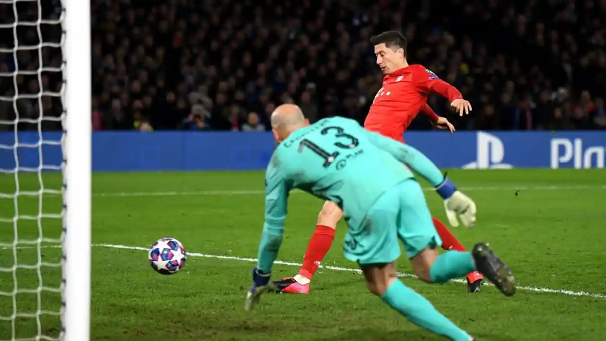 Barcelona Vs Bayern Munchen: Pembuktian Penyerang Serba Bisa Terbaik Dunia, Lewandowski atau Messi?