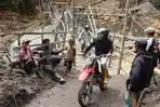 Ribuan Warga Mesidah Bener Meriah Masih Harus Bertaruh Nyawa Lewati Jembatan Wih Kanis