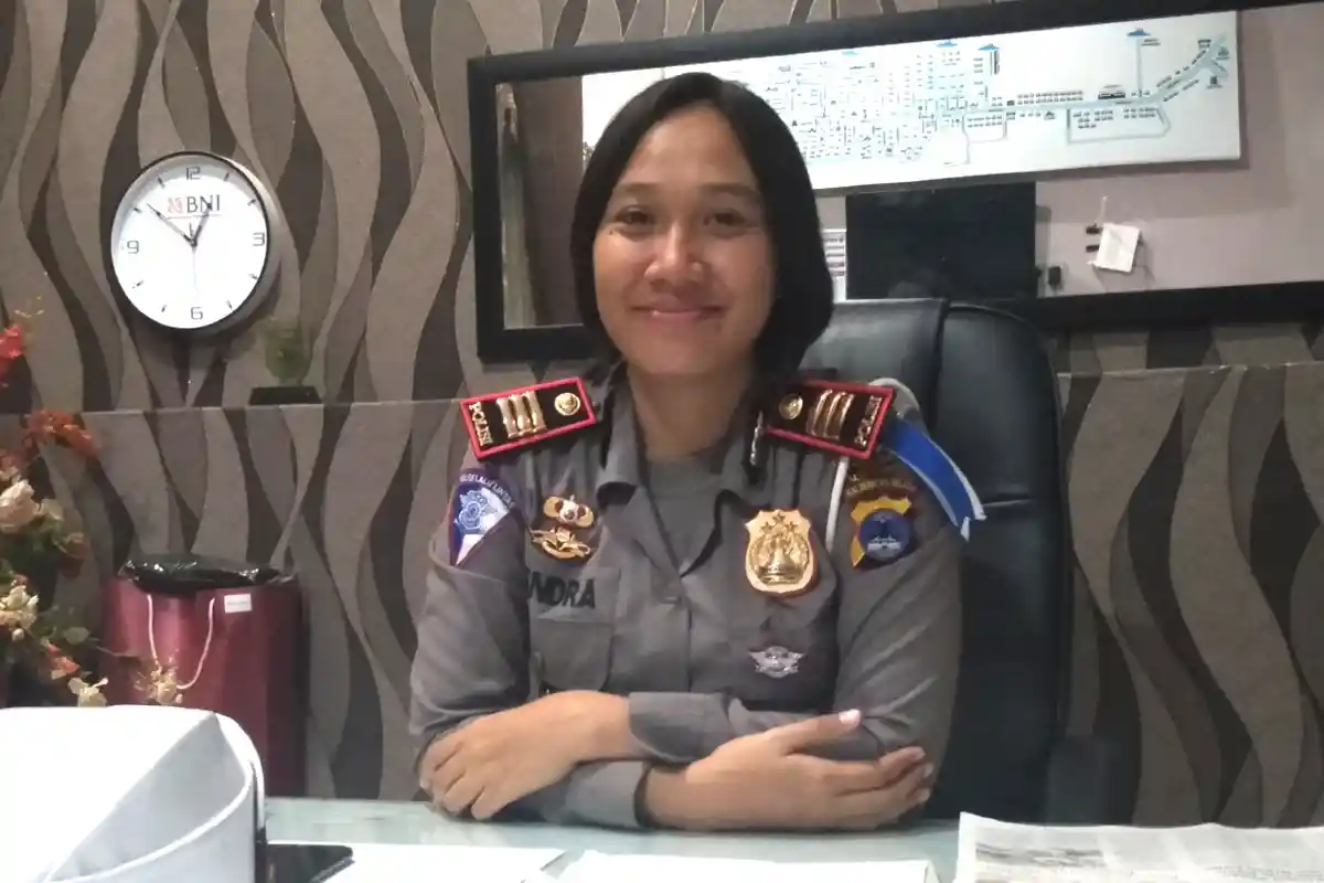 Ini Ancaman Kasat Lantas Cantik untuk Pelajar SD & SMP Kotabaru, Kepergok Naik Motor Langsung Tilang