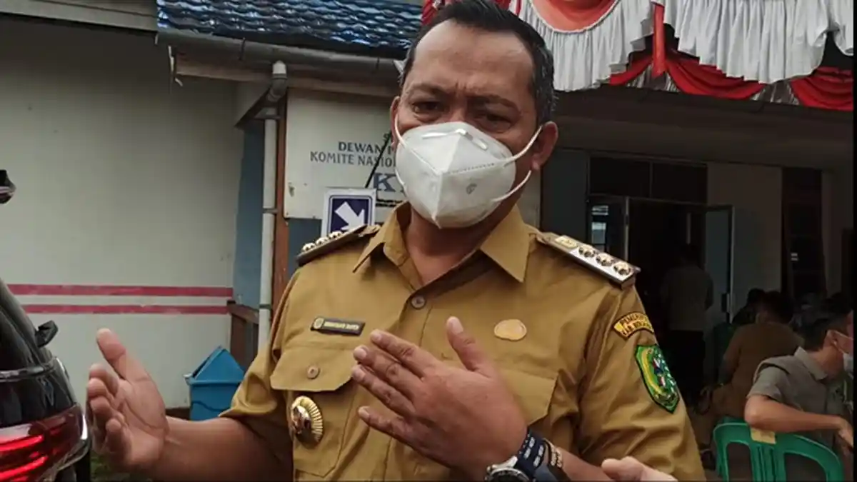 Bupati Darwis Minta Dinas dan OPD Terkait Siapkan Portal Cegah Wabah Covid