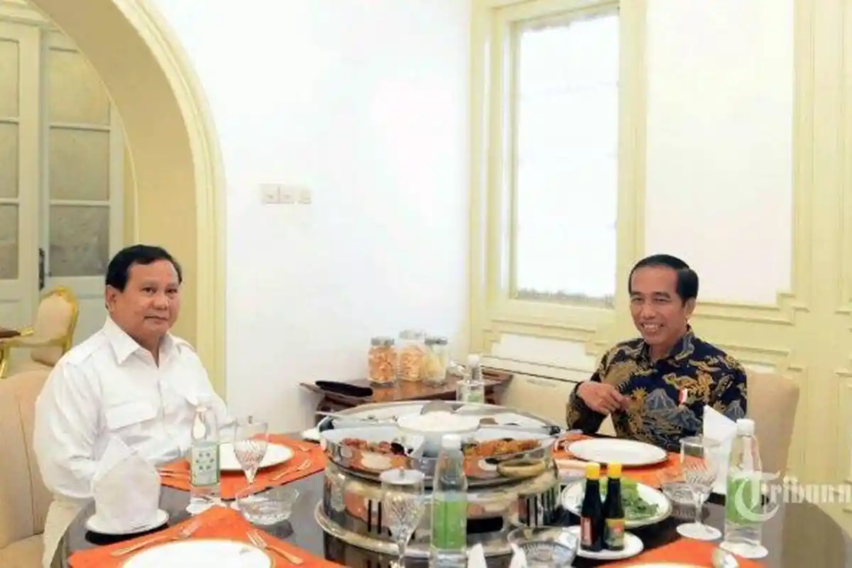 Analis Hendri Satrio Lihat 3 'Hantu' Bayangi Pemerintahan Prabowo, Semua Berhubunga dengan Jokowi