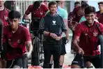 Pelatih-Indra-Sjafri-memimpin-latihan-Timnas-U20-Indonesia.jpg