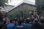 Demo-mahasiswa-Undip-MBG.jpg