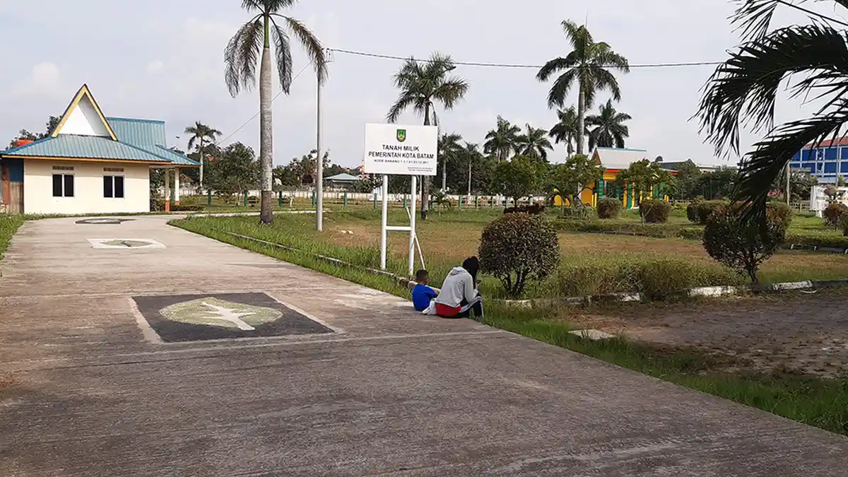 Remaja di Batuaji Tidak Takut Hantu, Pilih Pacaran di Kuburan Ketimbang di Mall