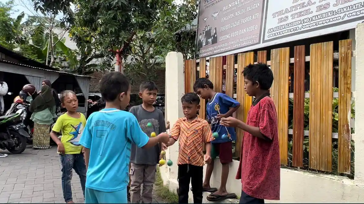 Makassar Demam Latto-Latto Toys, Polrestabes Ingatkan Bocah Hati-hati dan Tahu Waktu Main