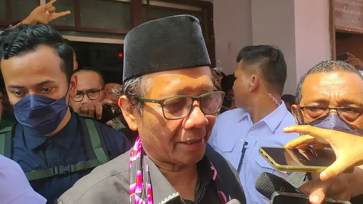 BREAKING NEWS - Ibunda Mahfud MD Wafat