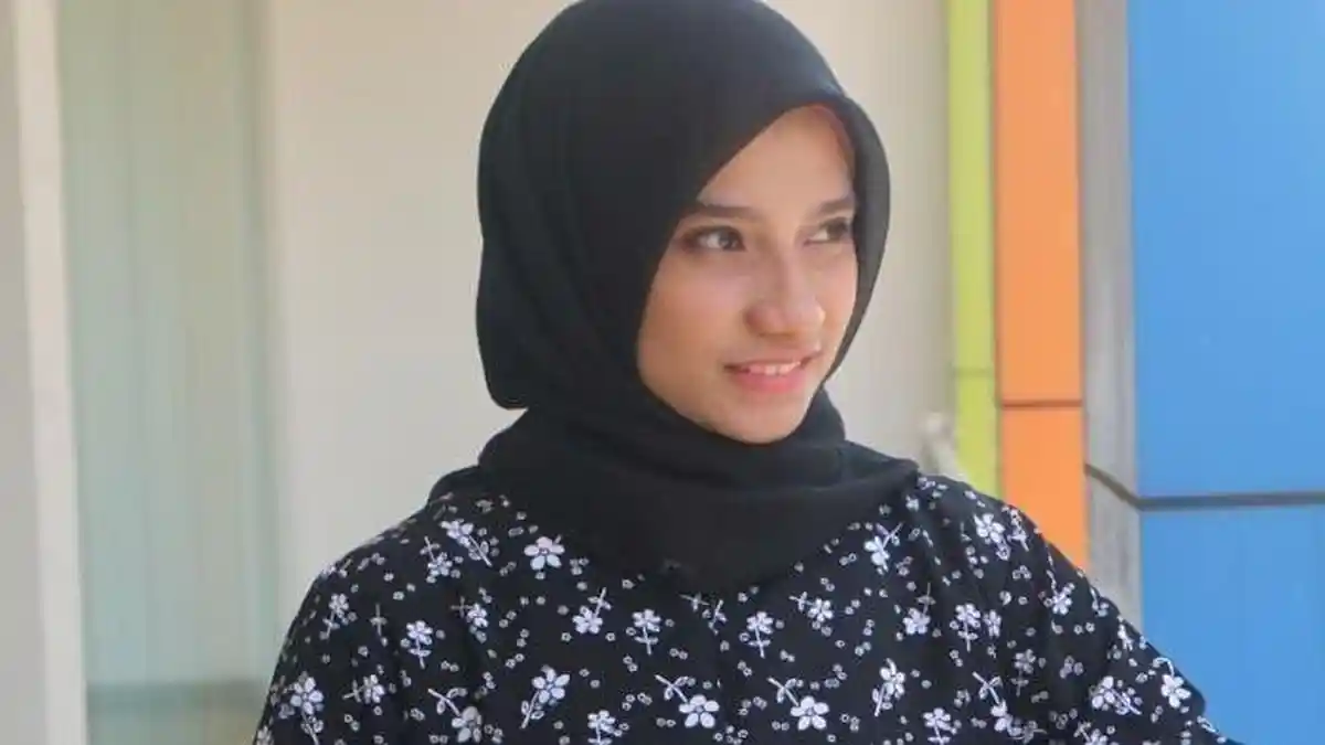 BIODATA Sherly Annavita Rahmi, Melenial Influencer yang Berani Kritik Jokowi