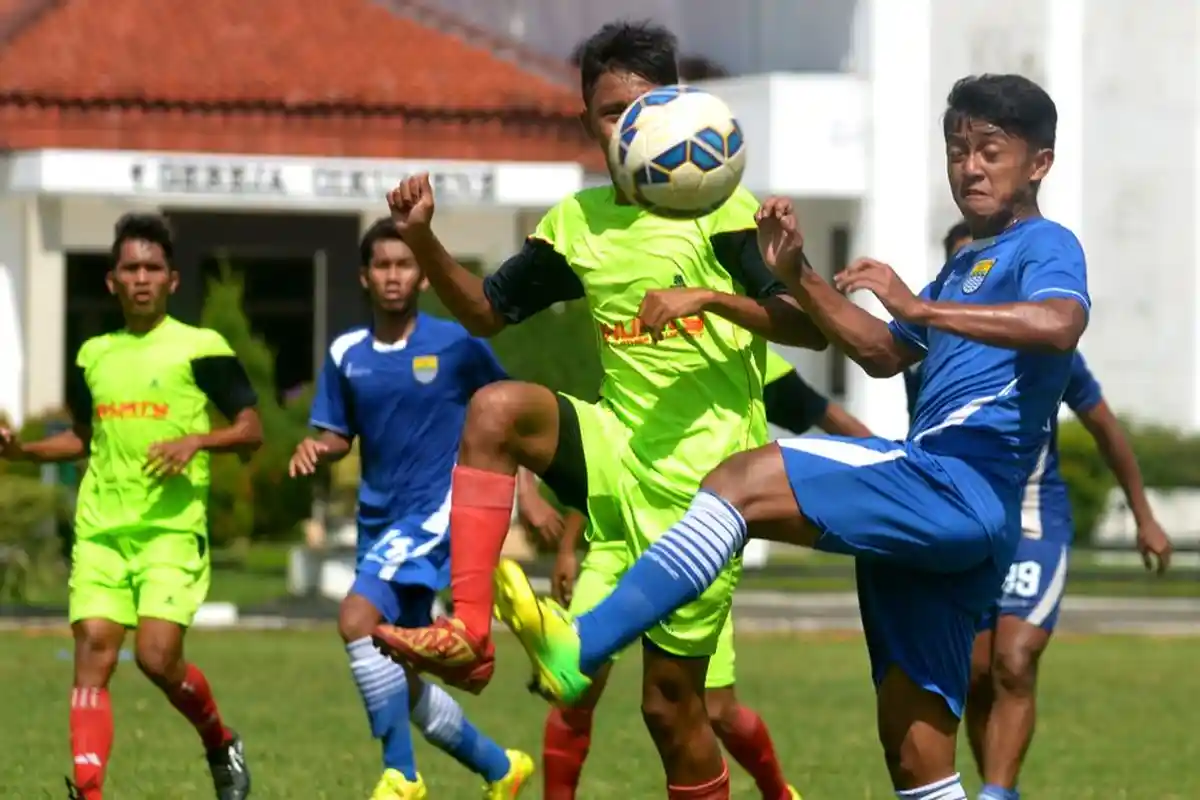 UPDATE Persib Bandung, Febri Hariyadi Belum Tentu Main, Ezechiel N Douassel Tak Ada Kabar