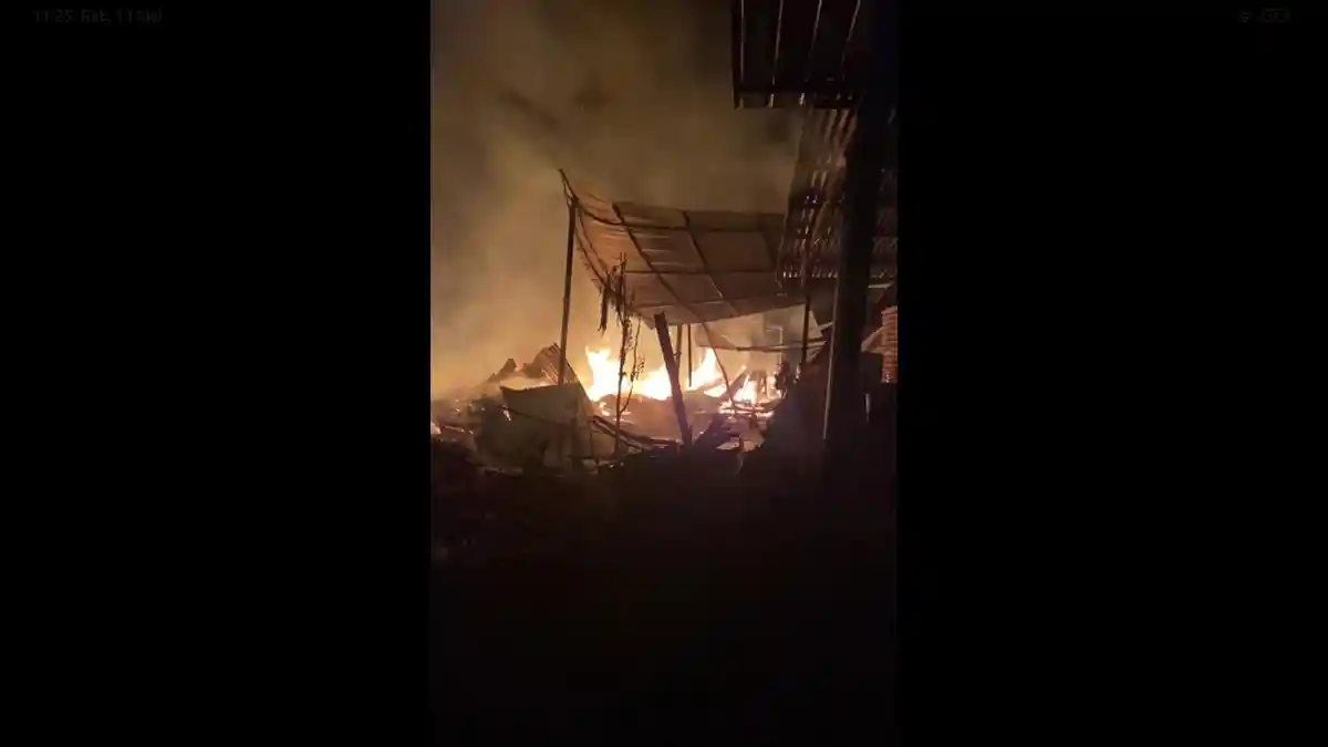 9 Kios Semi Permanen di Pasar Agro Enrekang Terbakar, Kerugian Rp450 Juta