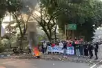 Belasan-mahasiswa-UIKA-Kota-Bogor-demo-di-Jalan-Jenderal-Sudirman.jpg